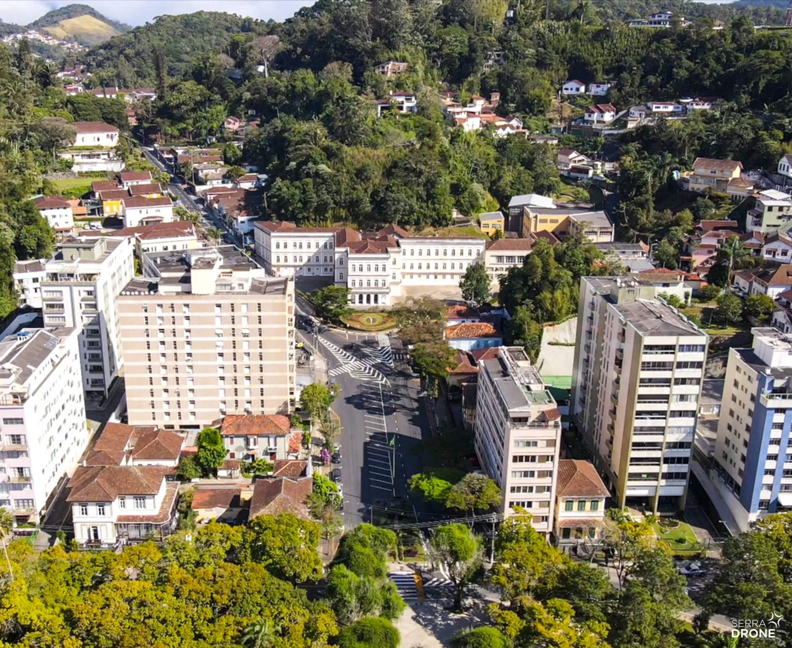 Drones para Empresas: Como Imagens Aéreas Podem Impulsionar Suas Redes Sociais
